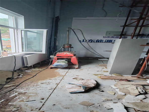 铁西地基基础下沉墙体裂缝加固注浆顶升施工